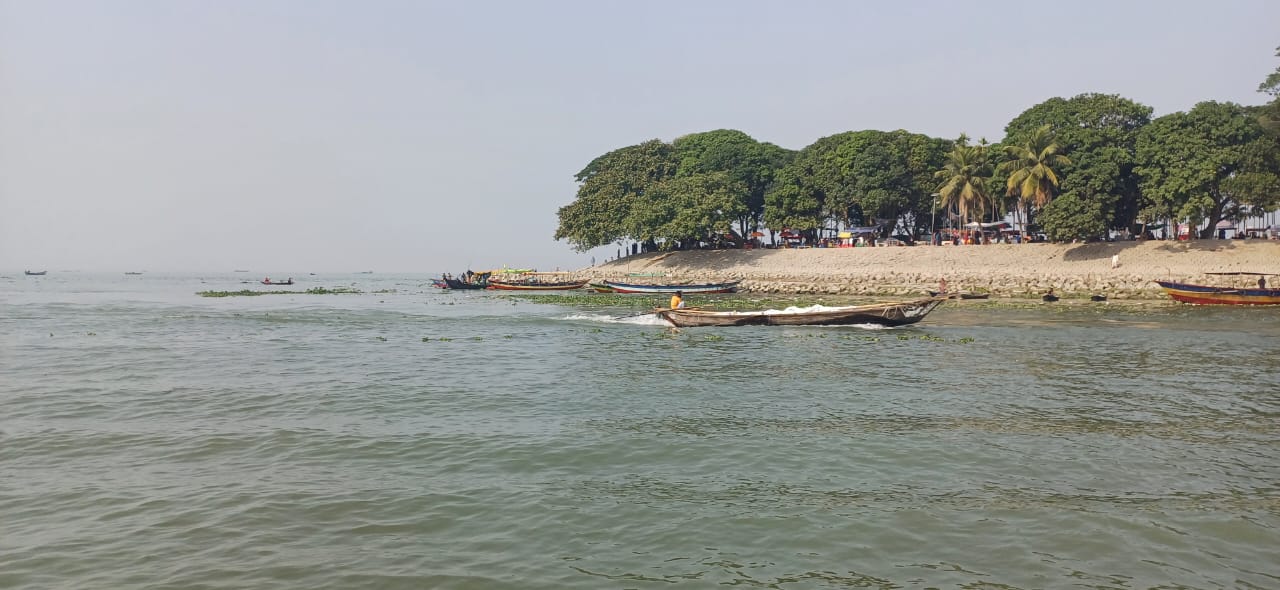 চাঁদপুর মোলহেড পর্যটন কেন্দ্র : তিন নদীর মিলনস্থল