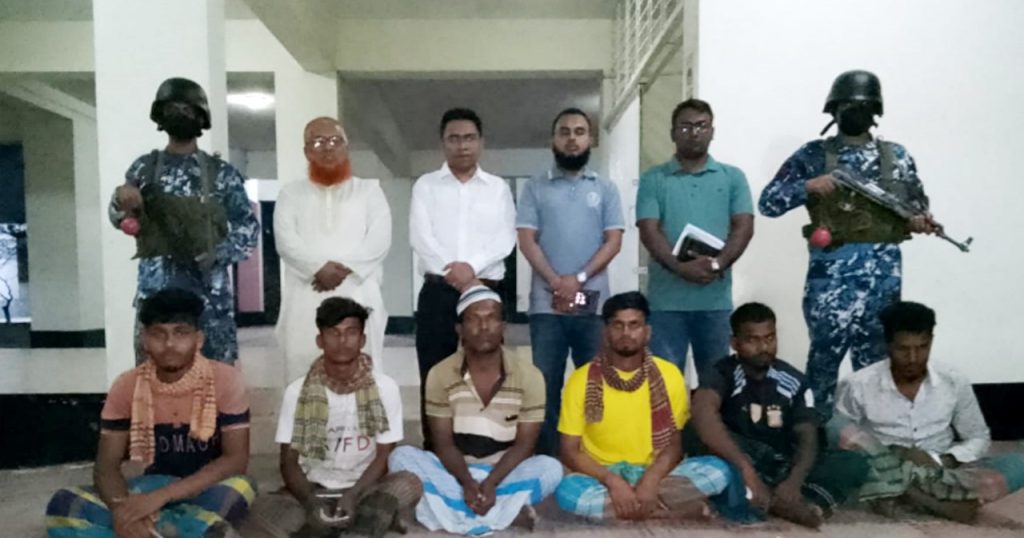 <span>মেঘনায় জাটকা সংরক্ষণ অভিযান / </span>চাঁদপুরে ১১ জেলেকে আটক করলো কোস্টগার্ড