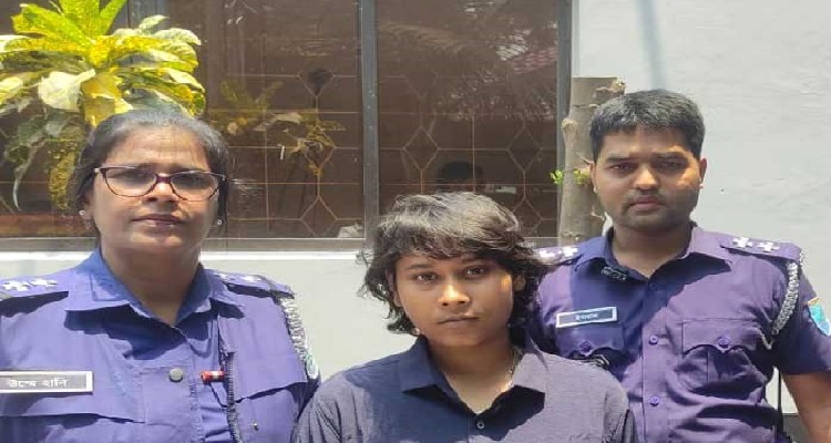 সাভারে বাবাকে ছুরি মেরে হত্যা করে ৯৯৯–এ ফোন দিলেন মেয়ে