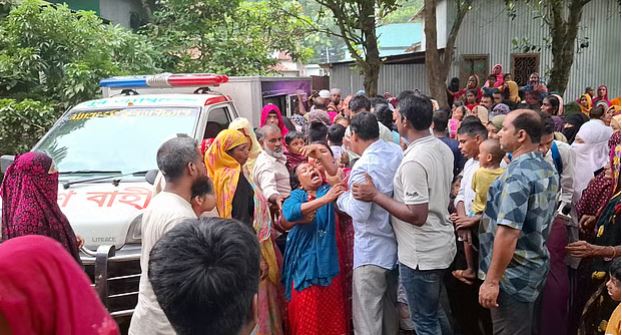 উত্তরায় বিমান বিধ্বস্ত : ‘মেয়েকে ছাড়া কীভাবে স্যার বাঁচবেন?’