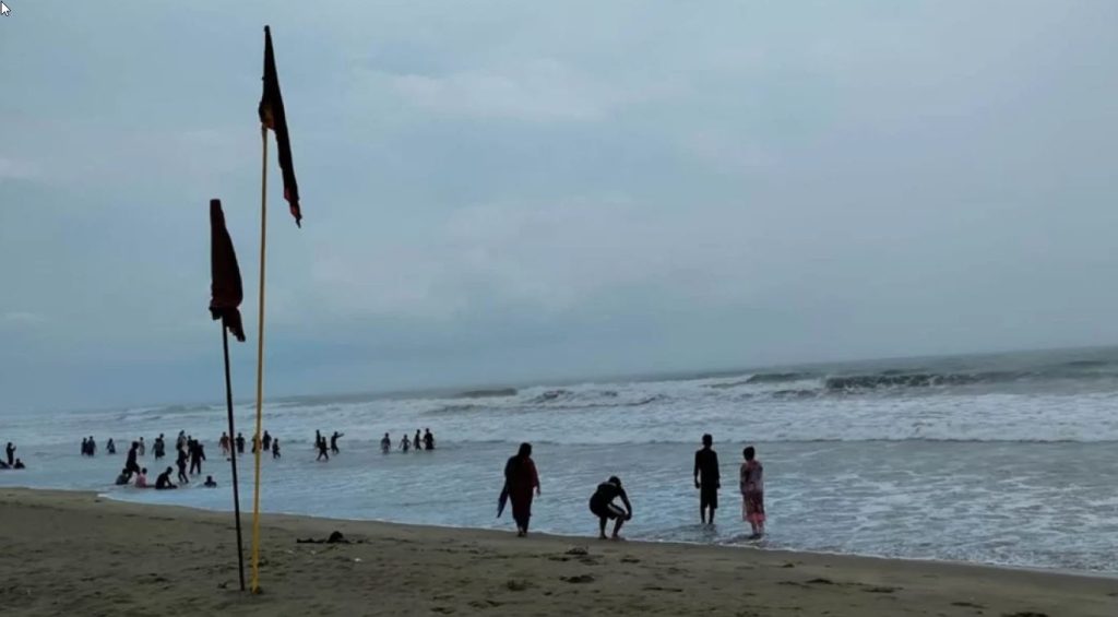 চার সমুদ্রবন্দরে ৩ নম্বর সতর্কসংকেত জারি